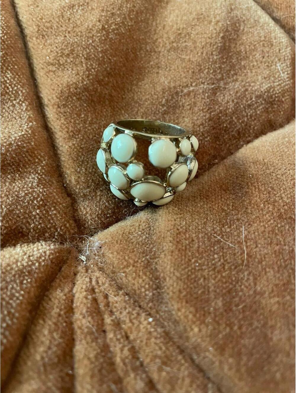 Lia Sophia cream fashion ring